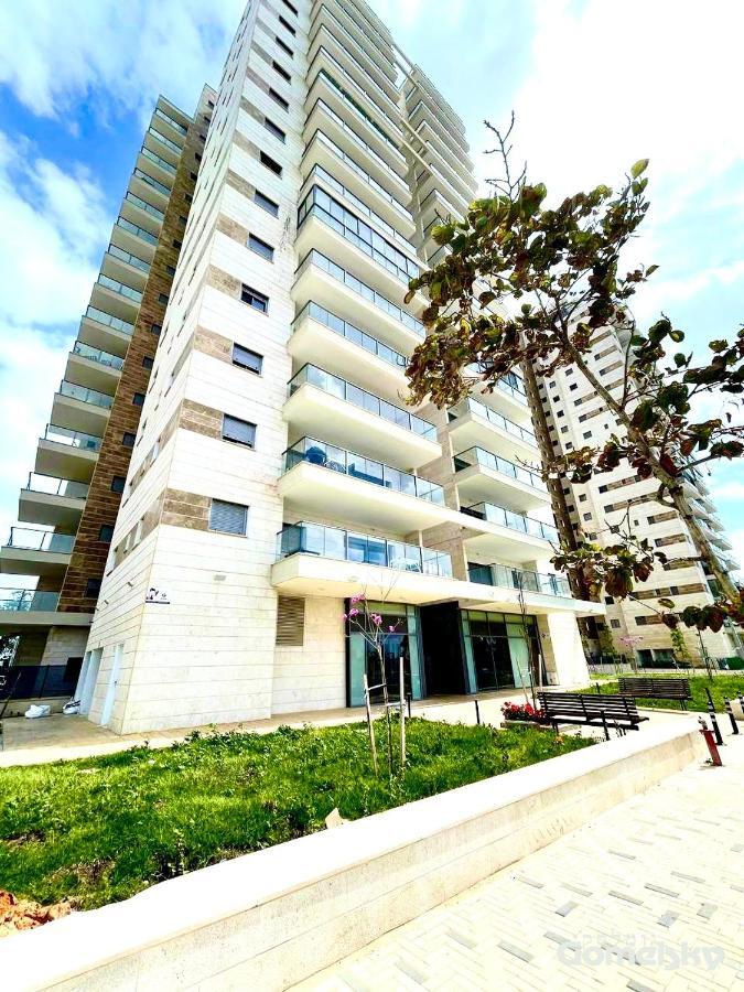 • Spacious Apartment In Trendy Akko/Acre • Exterior photo